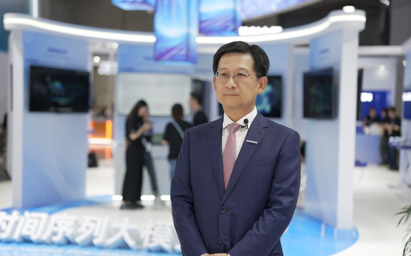 崔山受新华社专访：以工业具身智能重构生产力，引领流程工业智能化升级